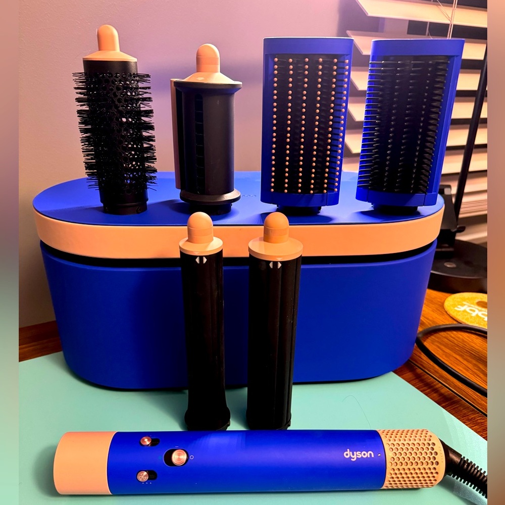 Almost new Dyson AirWrap Multi Styler In Prussian Blue